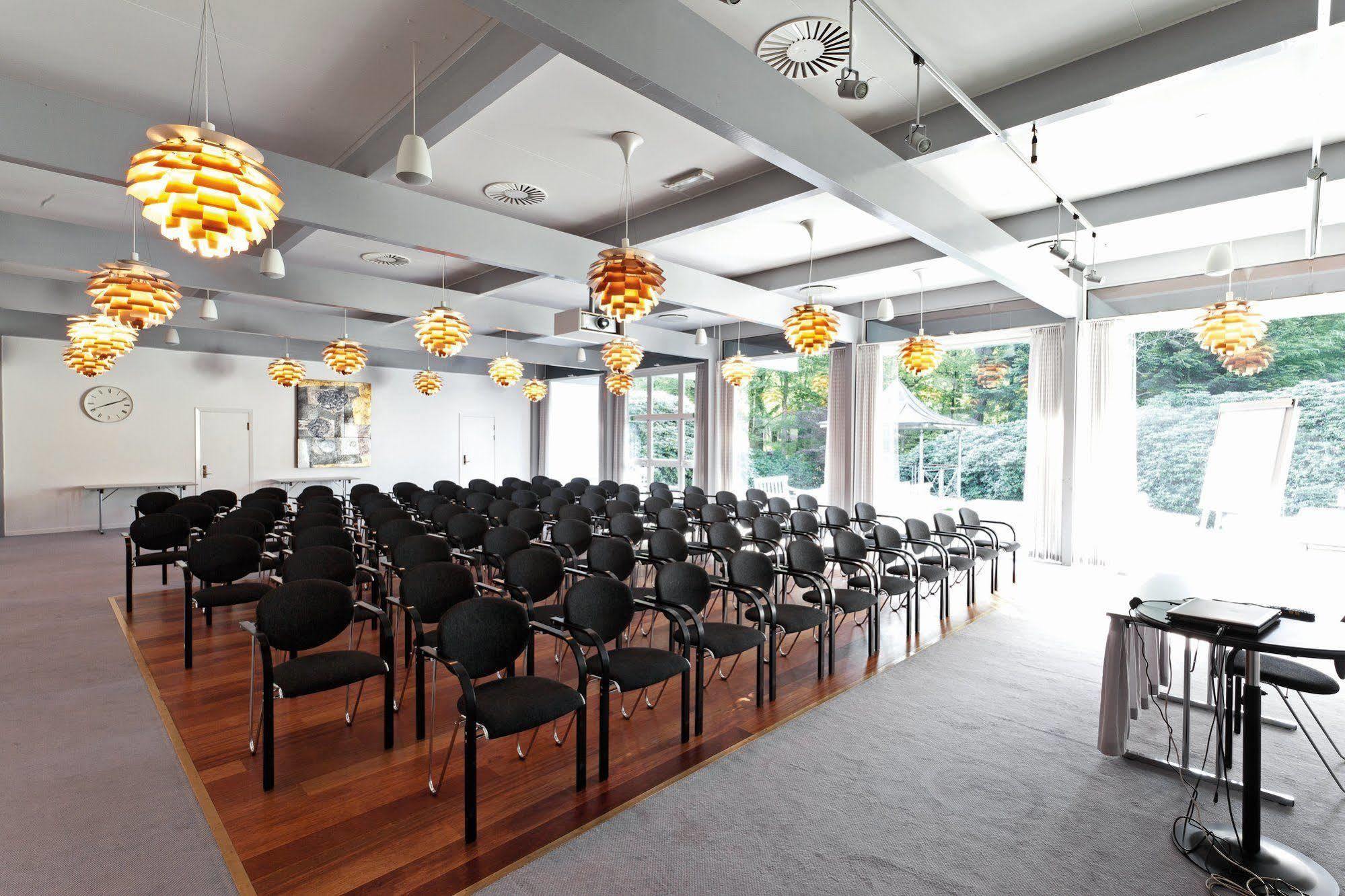 Skarrildhus Sinatur Hotel & Konference Екстер'єр фото